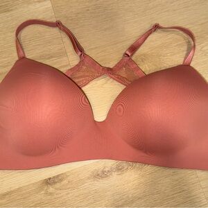 Victoria’s Secret Salmon-colored bra—size 32DDD